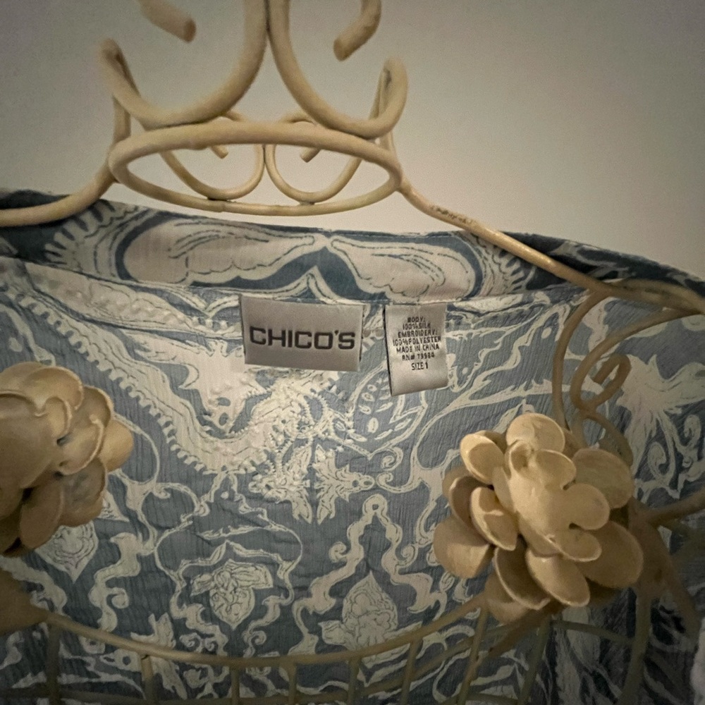 Chico's Elegant Blouse in Blue and Cream - Picture 2 of 7